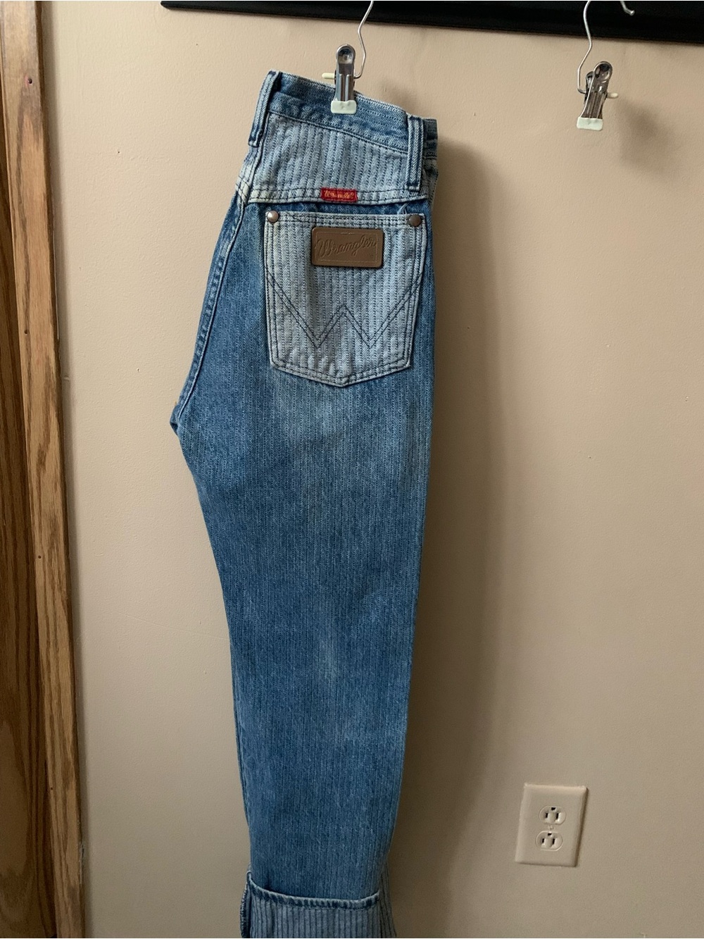 Vintage Wrangler Light Blue Straight-Leg Jeans with Leather Patch